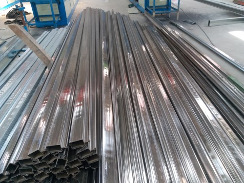 武漢鋼質(zhì)防火卷簾廠家介紹鋼質(zhì)防火卷簾的種類